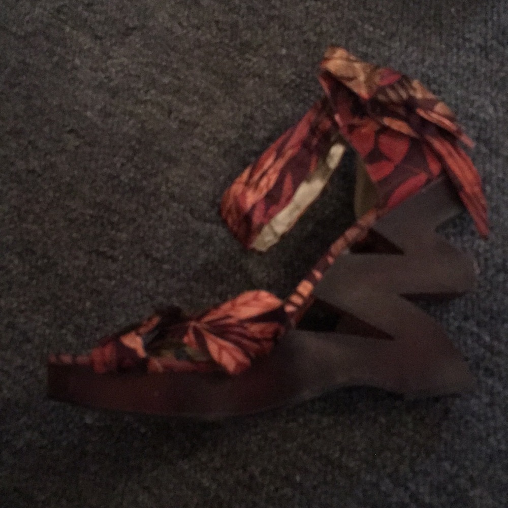 💰💰Exotic Zigzag Multi Floral Wedge Heels - Picture 2 of 2